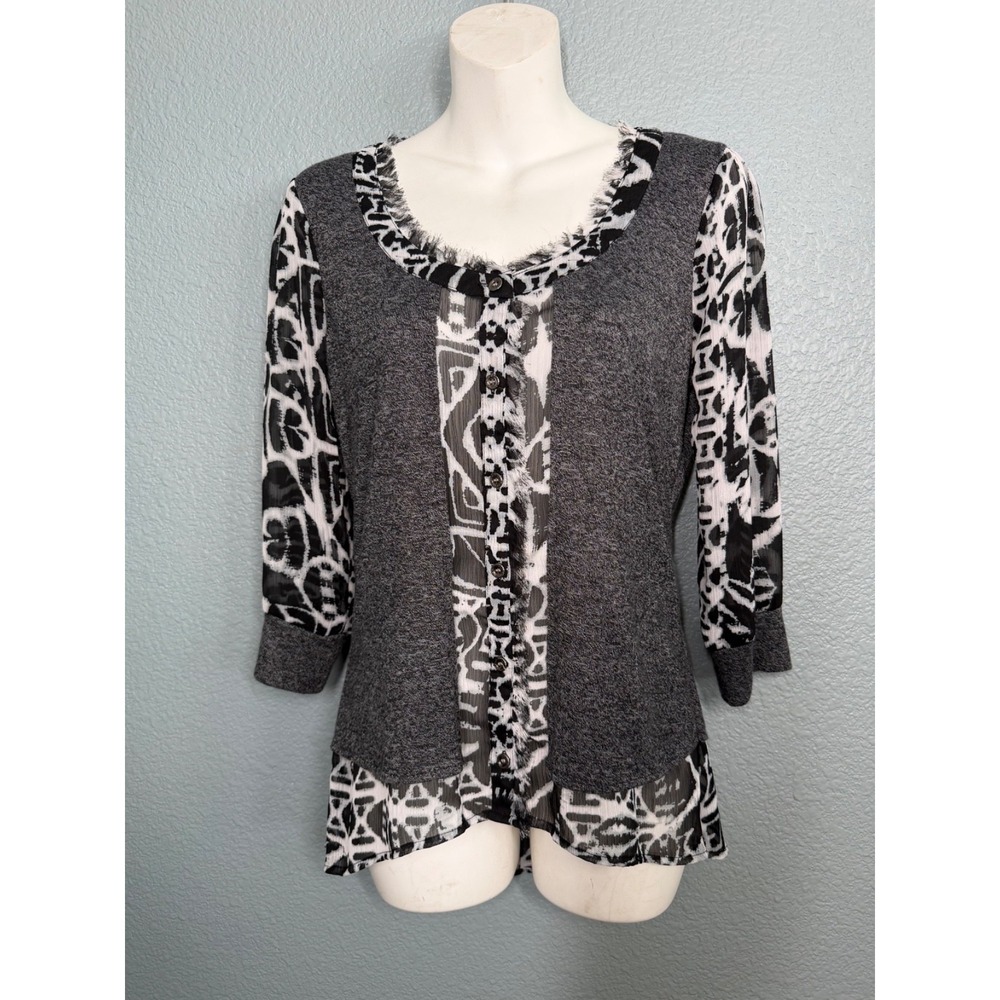 BKE Boutique Black Animal Print Fringe L/S Tie Back Top Womens Sz Small Layered